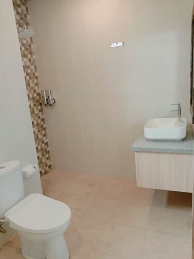 Deluxe Double Room - Photo 8