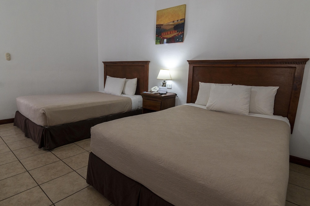 Deluxe Room, 2 Queen Beds photo 1
