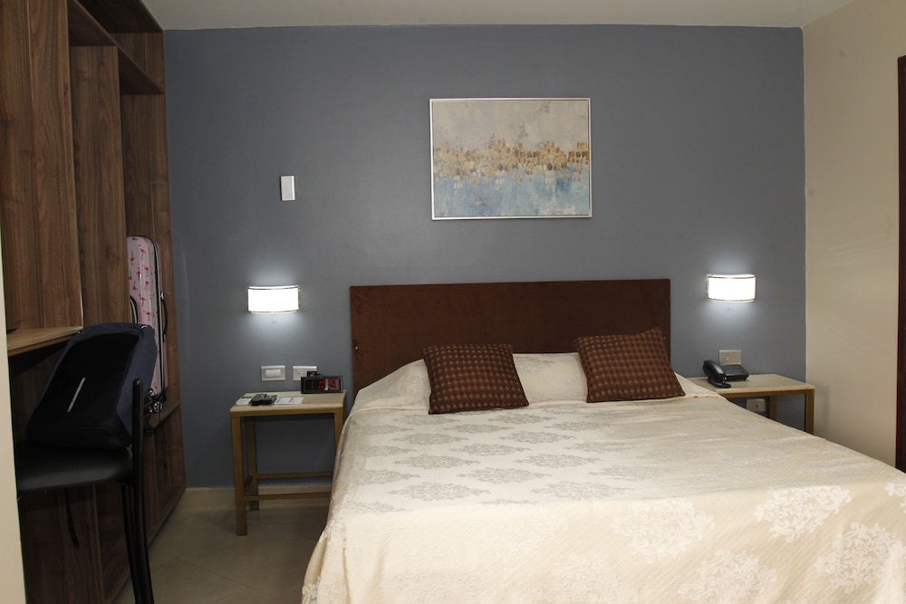 Junior Suite, 1 Queen Bed photo 2