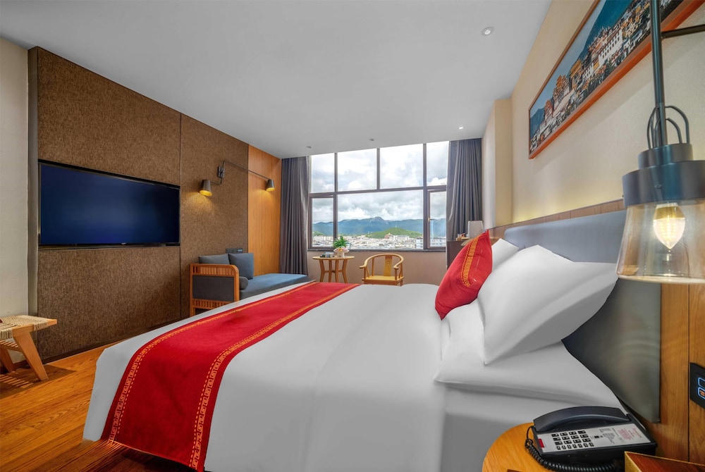 Room, 1 King Bed, Non Smoking (Snow Mountain View)
