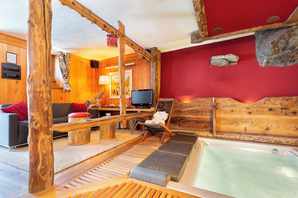 Junior Suite, Jetted Tub photo 1