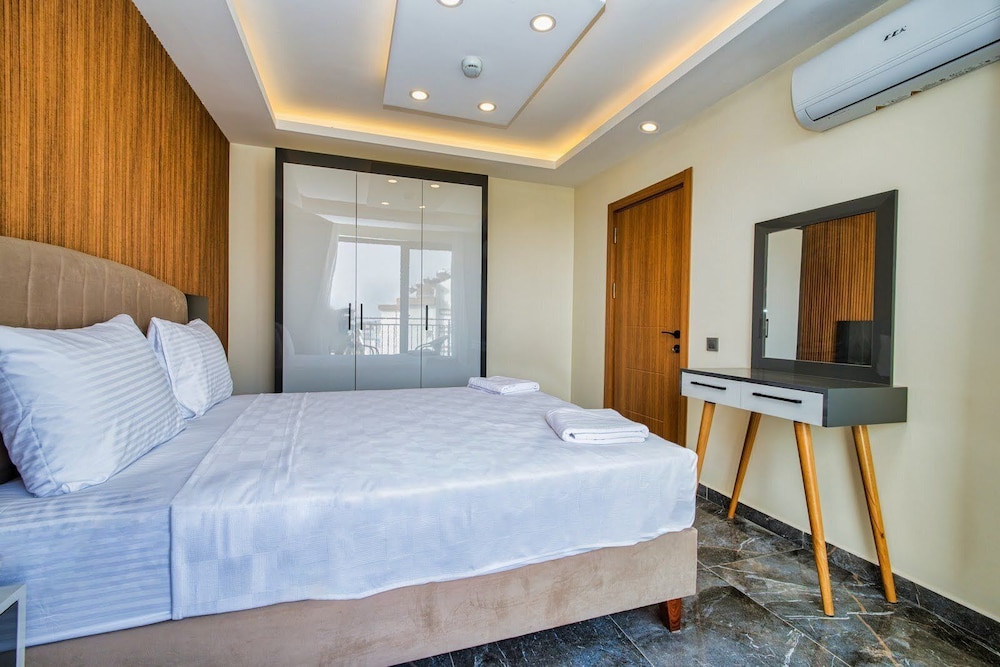 Comfort Suite, City View thumbnail 6