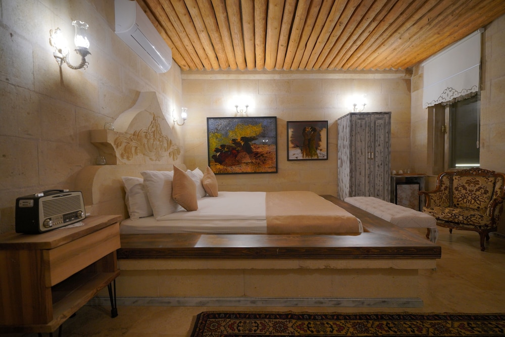 Panoramic Suite - Photo 9