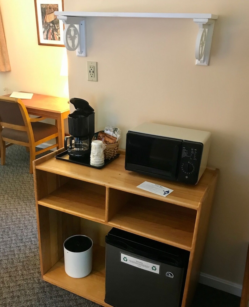 Superior Room, 1 King Bed, Refrigerator & Microwave, River View photo 2