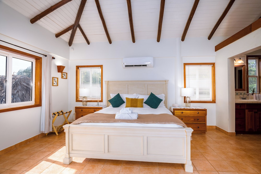 Villa, Beach View photo 2
