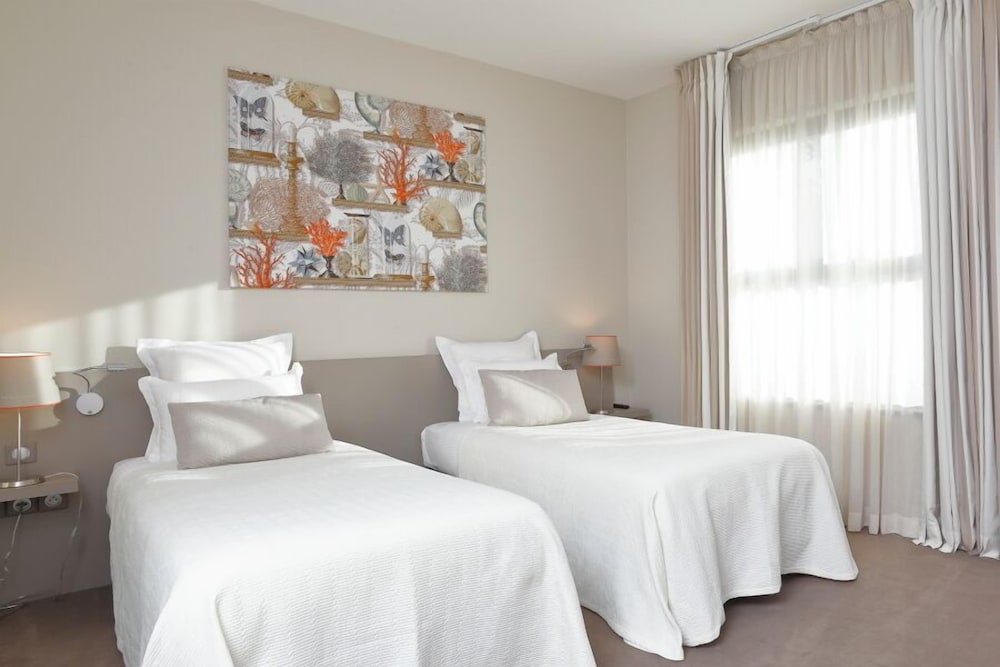 Superior Twin Room (Farmhouse View)