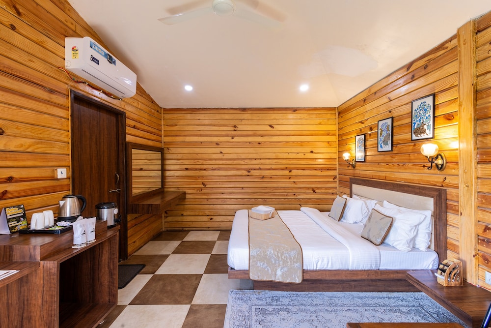 Premium jungle Cottage photo 2