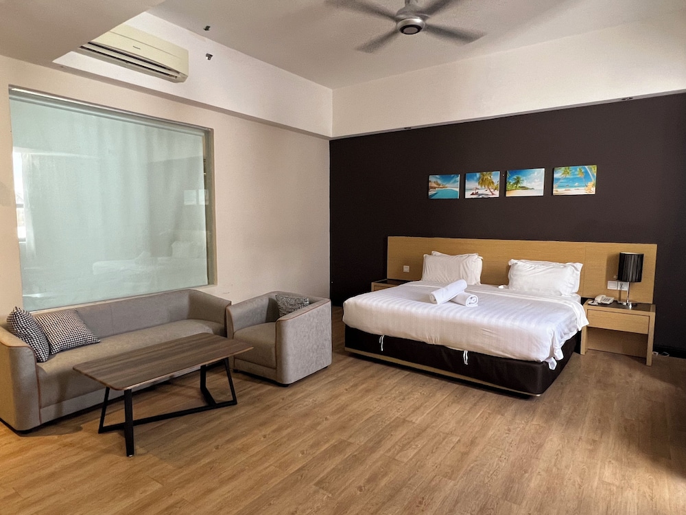 Premium Deluxe Room - Photo 3