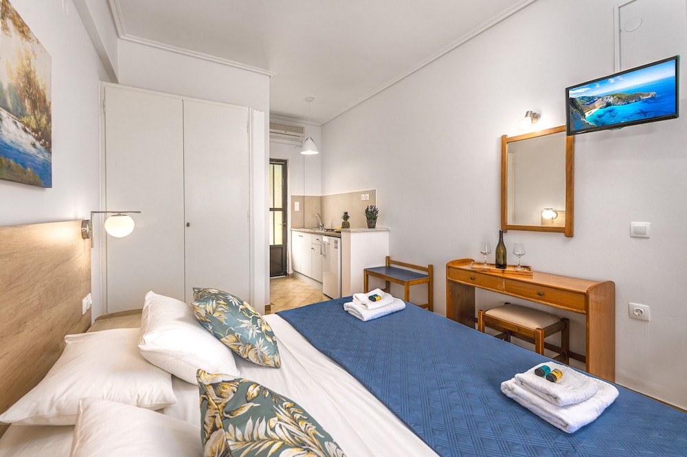 Studio (2 Adults) - Photo 2