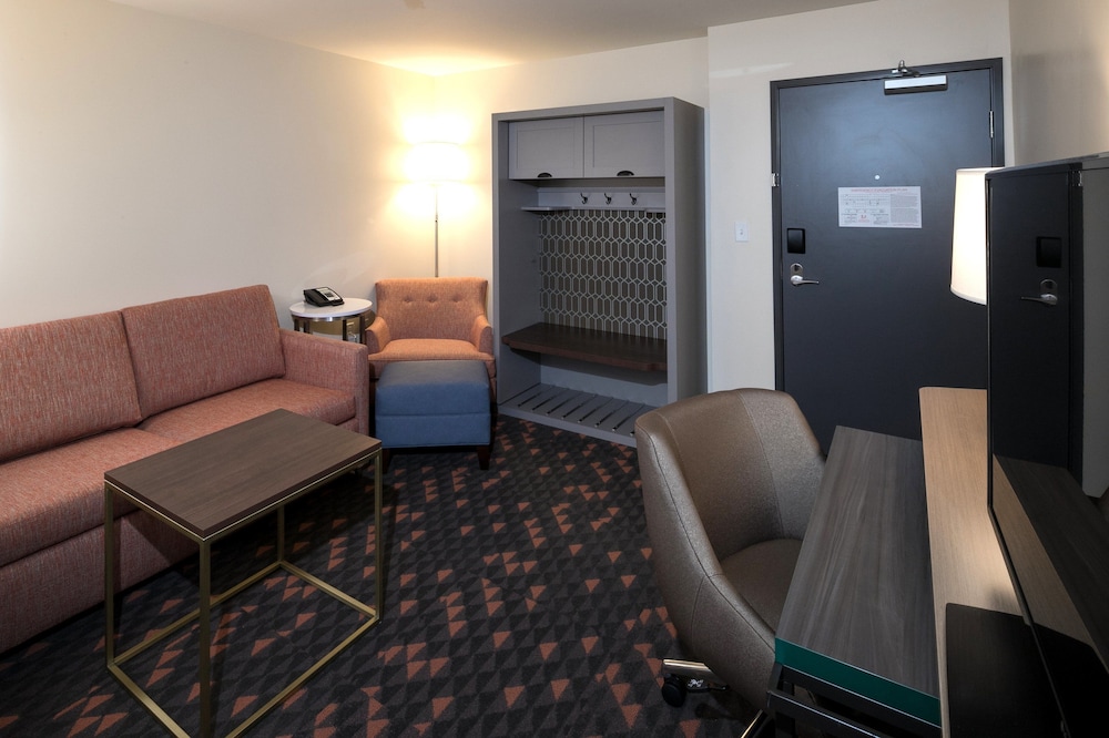 Standard Room, 1 King Bed with Sofa bed (Walk-In Shower) - Photo 2