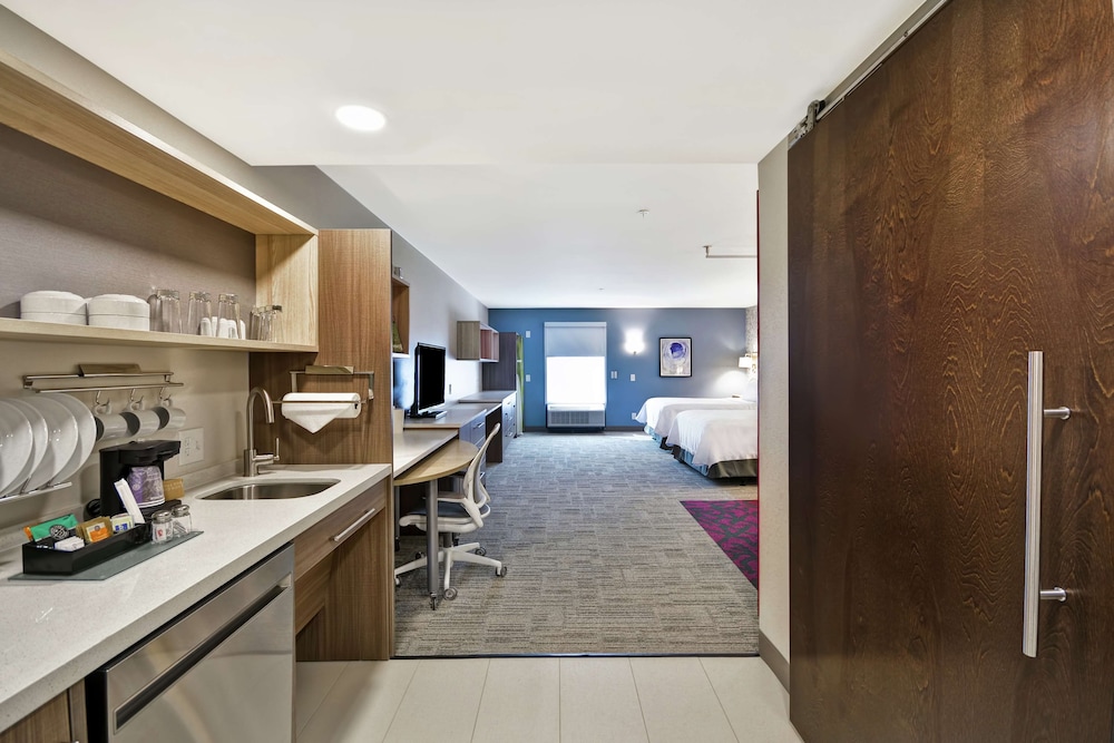 Studio, 2 Queen Beds, Accessible, Bathtub (Mobility & Hearing) photo 1