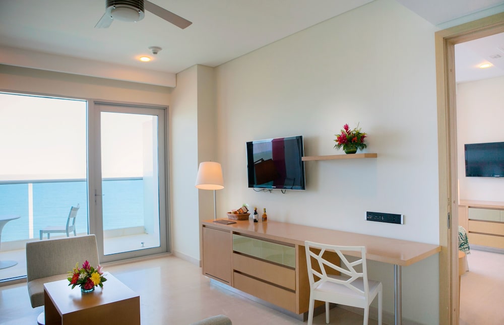 Junior Suite, 1 King Bed, Sea View - Photo 1
