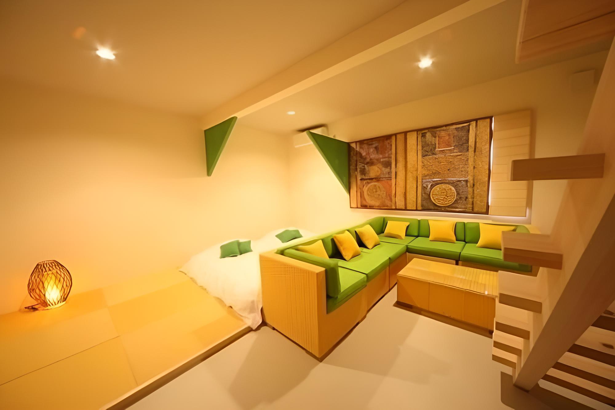 Family Room, Terrace, Ocean View photo 3