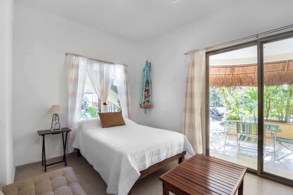 Studio Suite, 2 Bedrooms, Balcony, Pool View