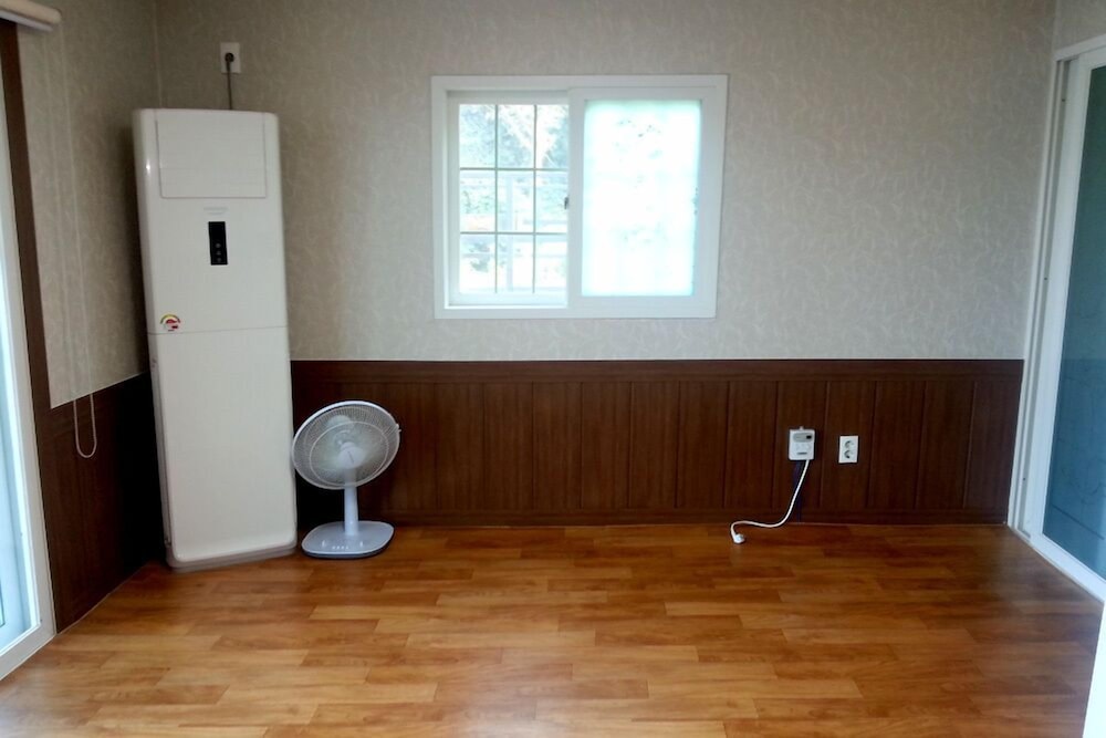 Room (2-Room) photo 1