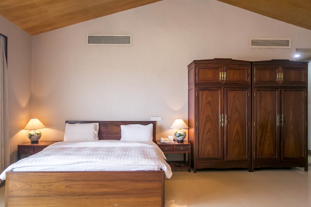Luxury Suite, Multiple Beds, Lagoon View photo 2