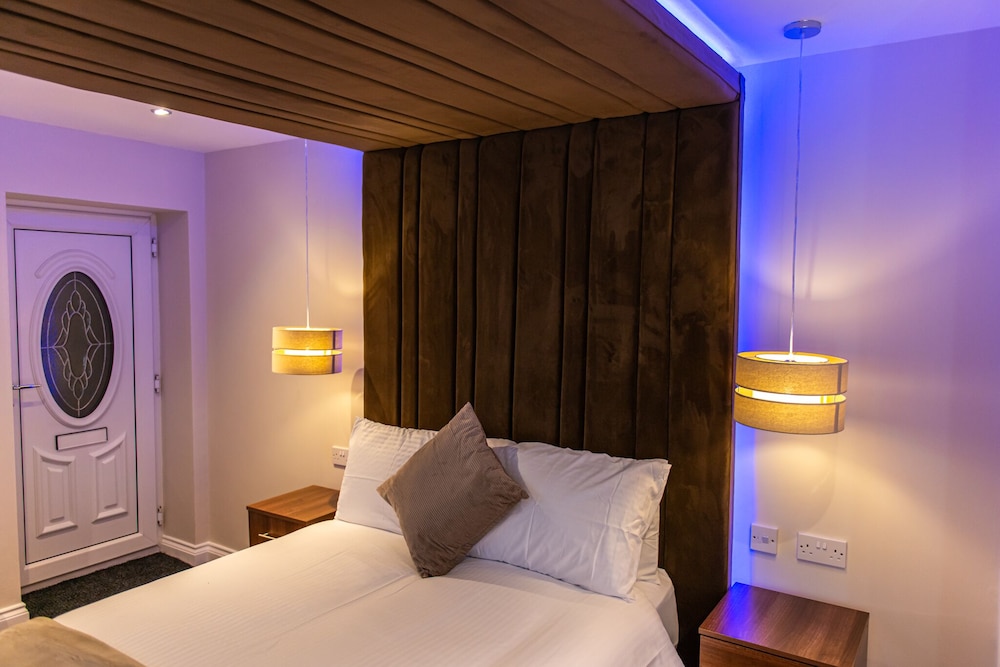 Executive Apartment, Accessible, Private Bathroom (Jacuzzi - Apartment 1) - Photo 10