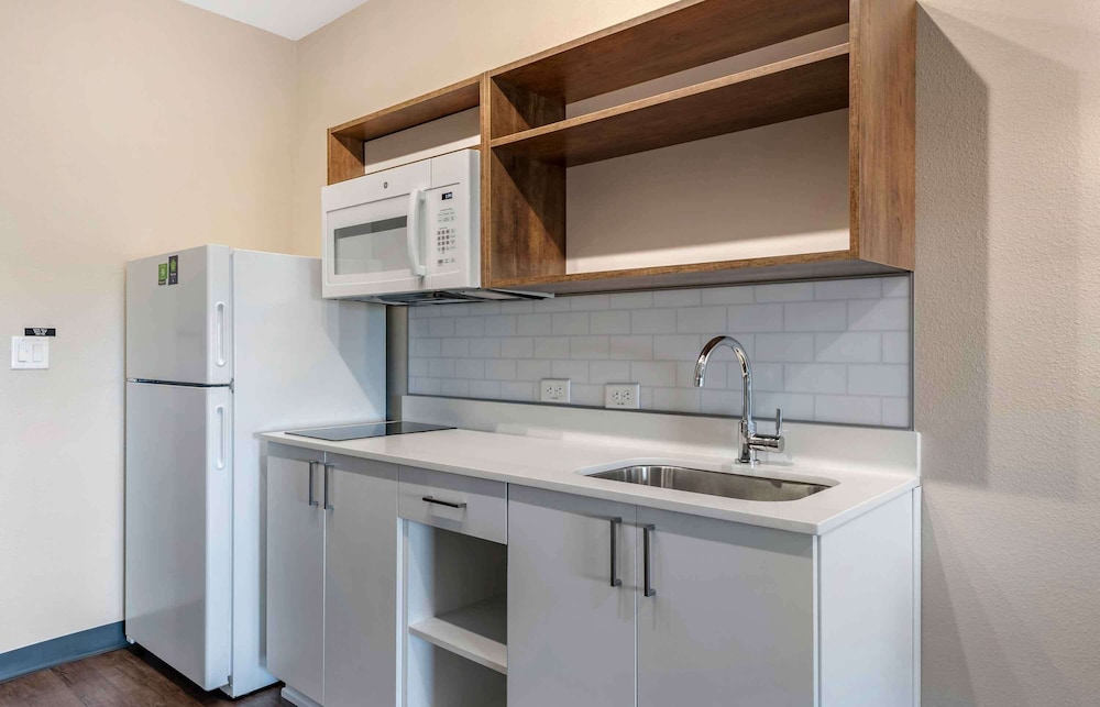 Premium Studio, Non Smoking, Refrigerator & Microwave photo 3