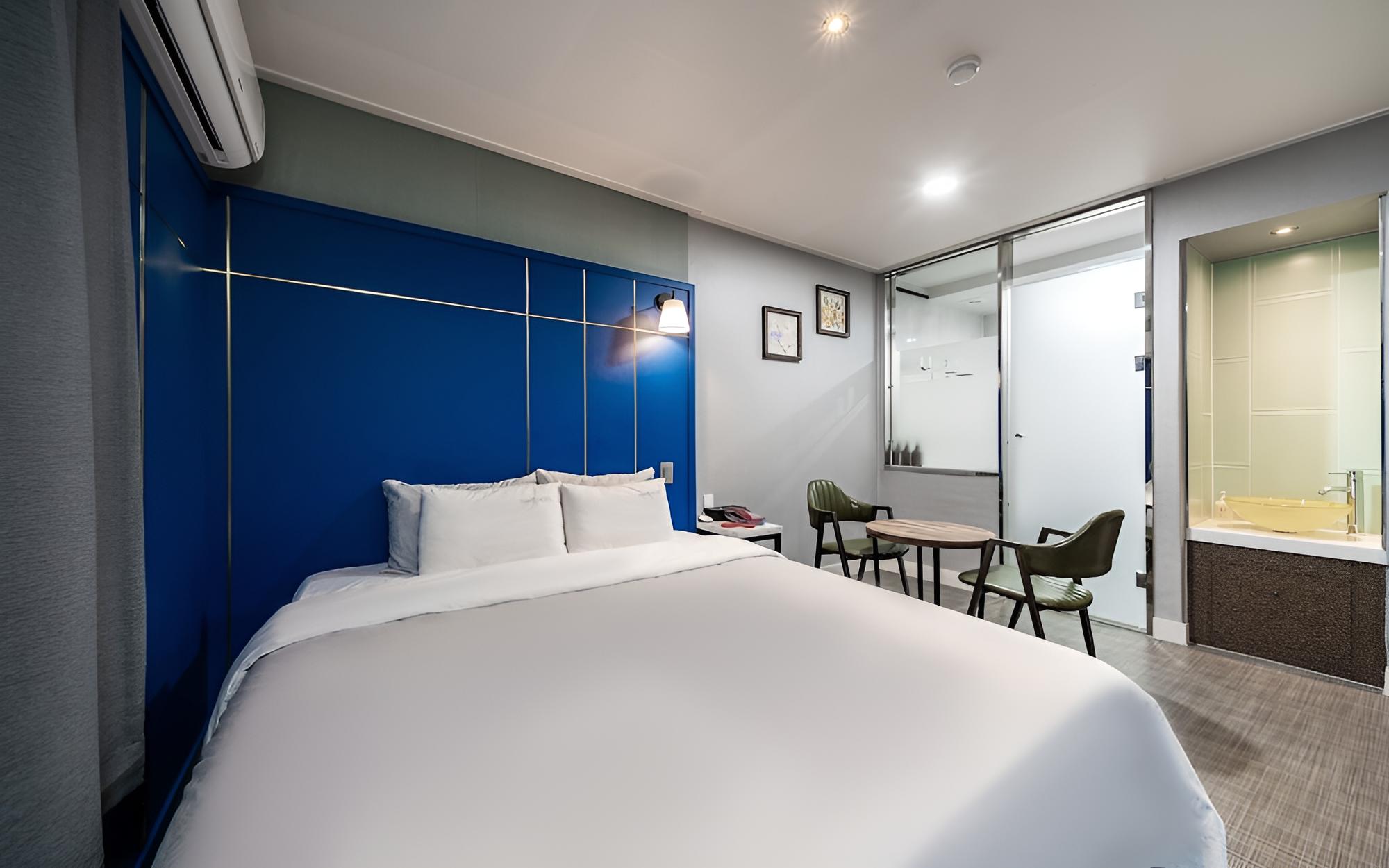 Room (Deluxe Double (Additional charge for ) - Photo 3