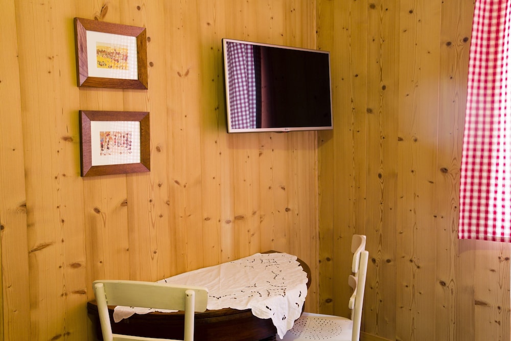 Basic Room, City View