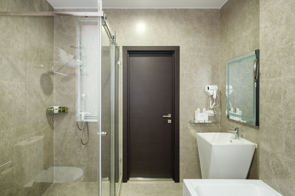 Superior Double or Twin Room - Photo 9
