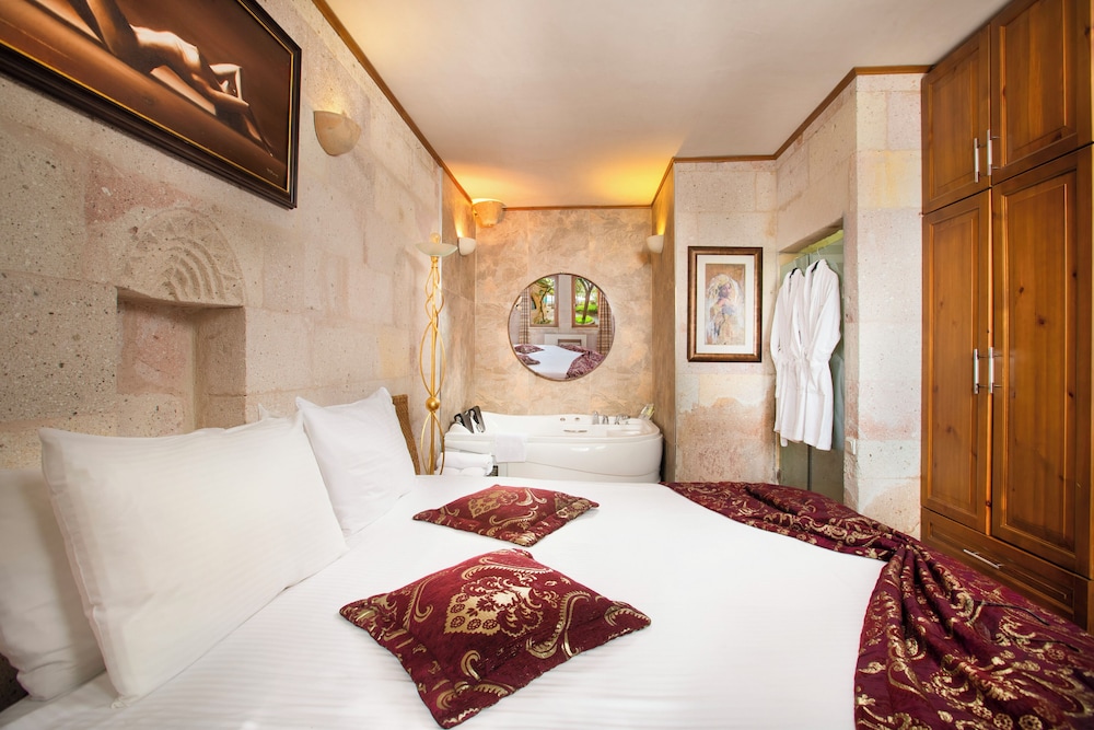 Family Cave Suite - Photo 11