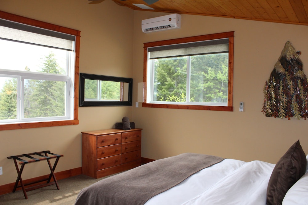 Green Chalet photo 2