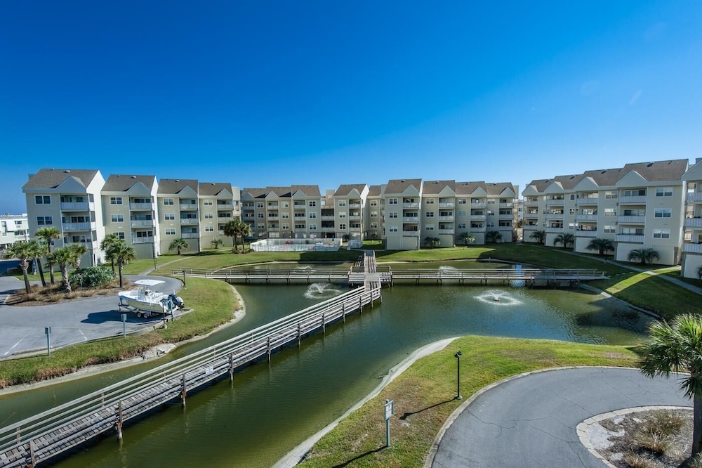 Condo, Multiple Beds (Baywatch F8) photo 3
