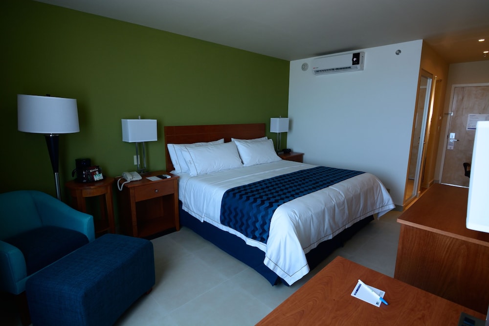 Standard Room thumbnail 6