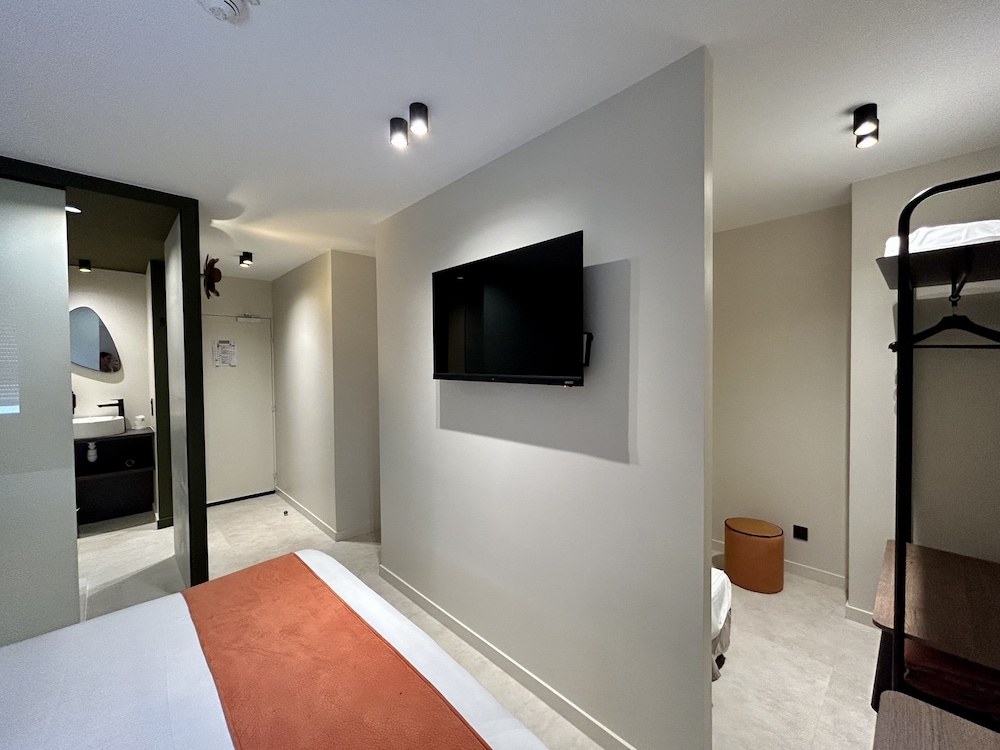 Superior Room, 1 Queen Bed with Sofa bed