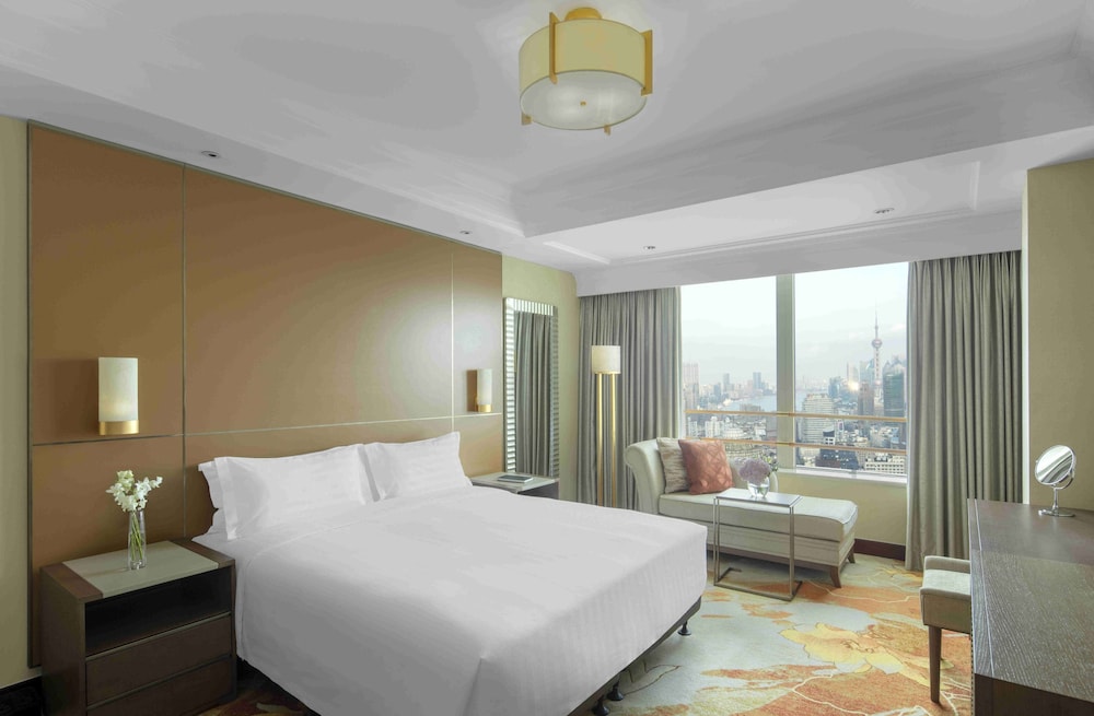 Deluxe Room (Business Class)