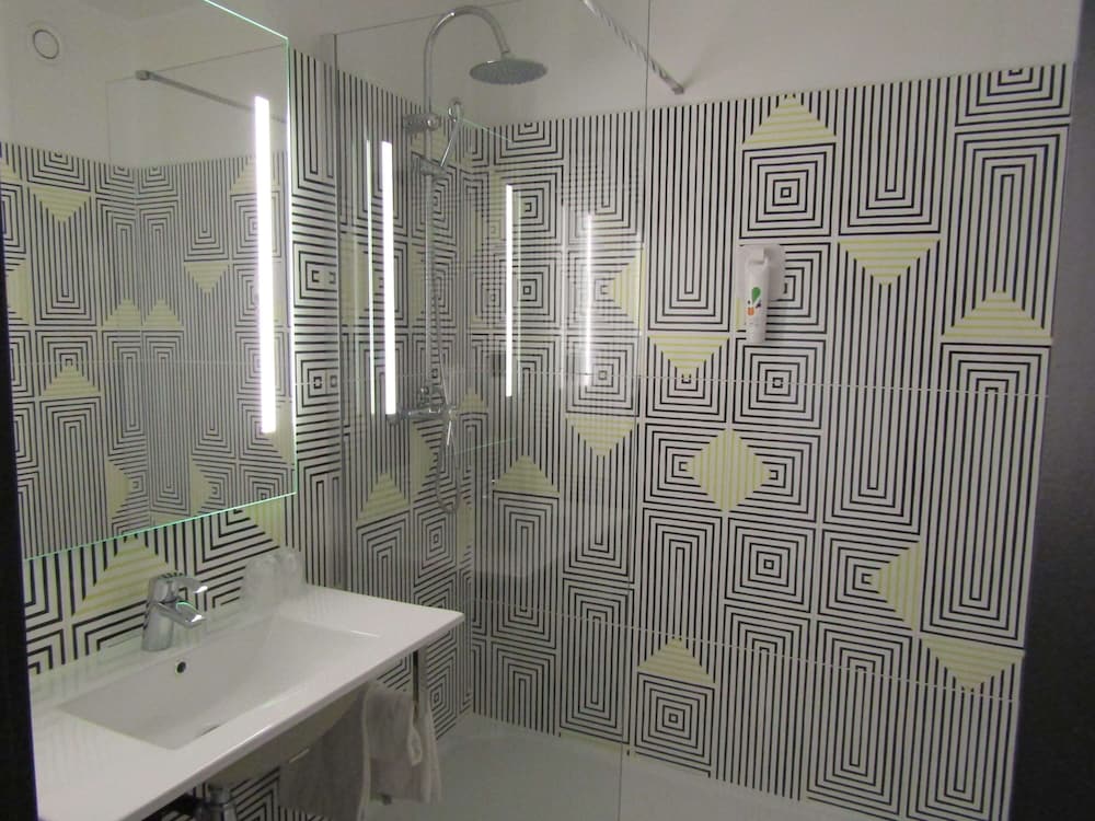 Standard Room, 1 Double Bed - Photo 5