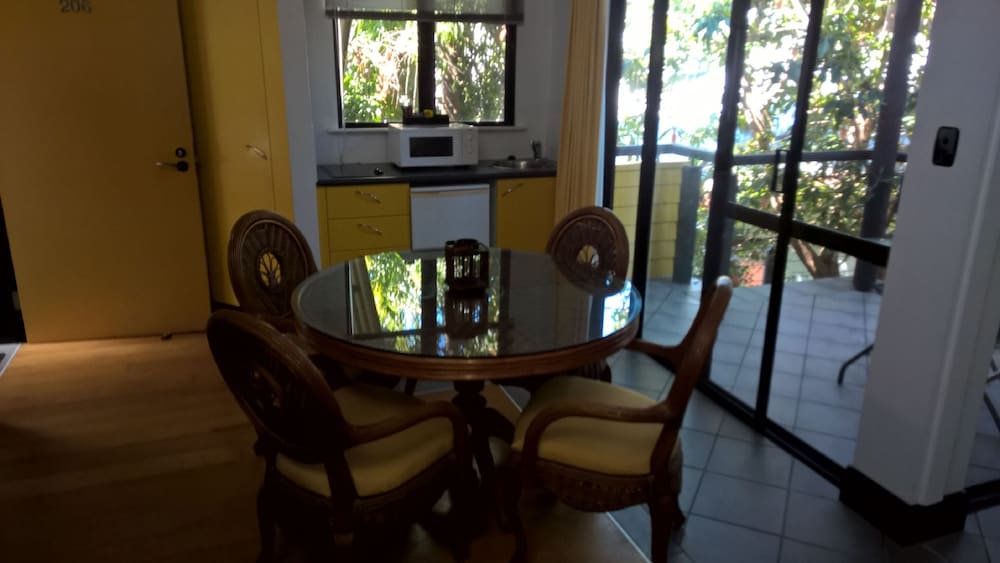 Deluxe Studio Apartment photo 2