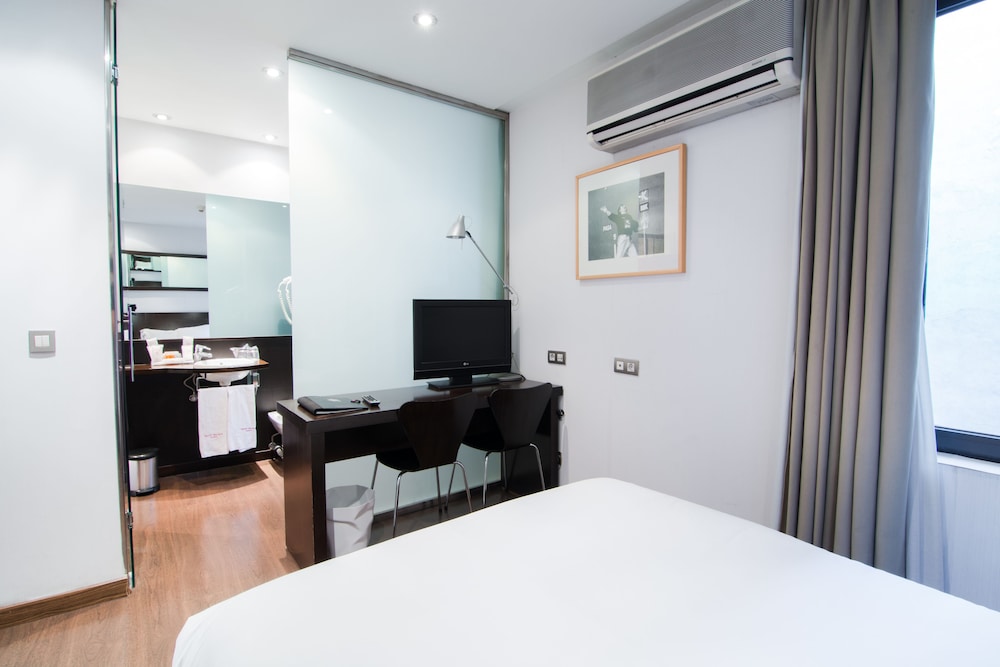 Standard Double Room - Photo 2