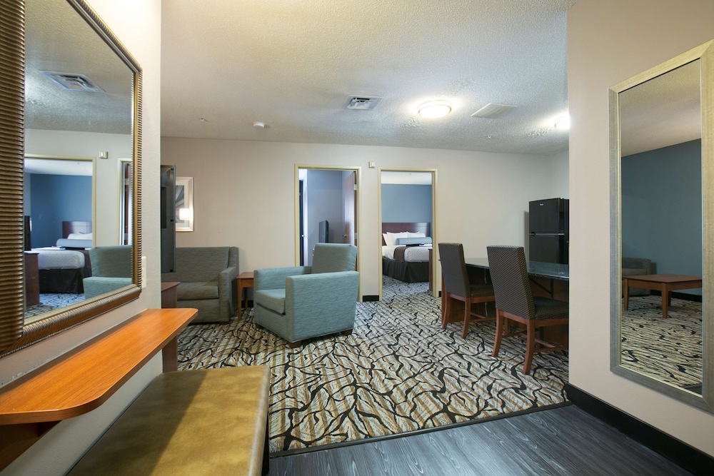 Suite, Multiple Beds, Non Smoking, Kitchenette (with Sofabed) - Photo 10