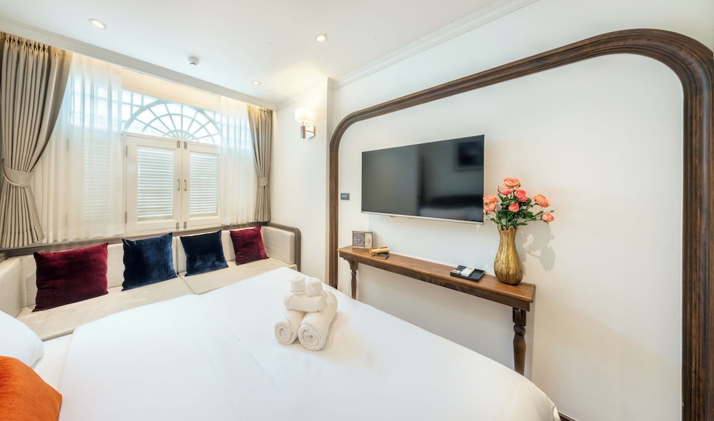 Deluxe Double Room, City View photo 3