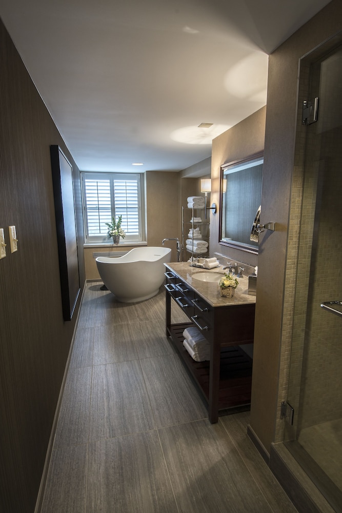Royal Suite photo 2
