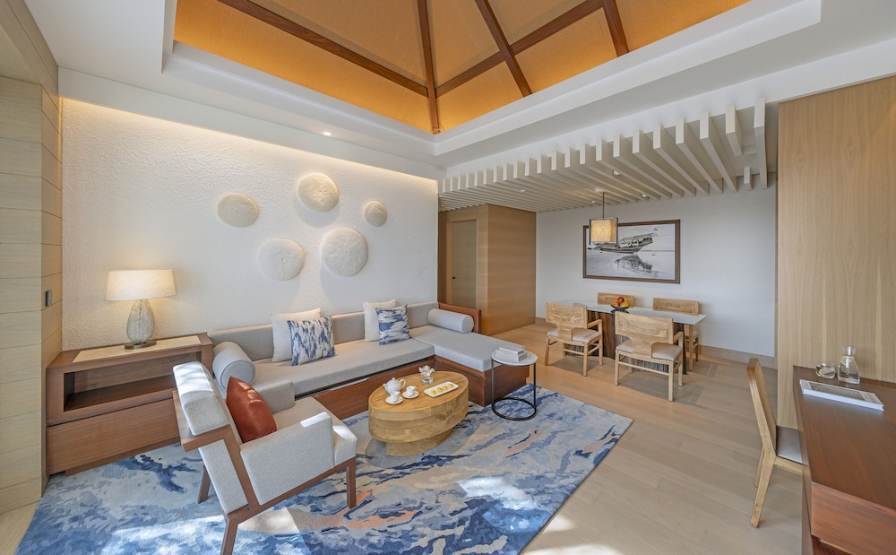 Deluxe Suite photo 2