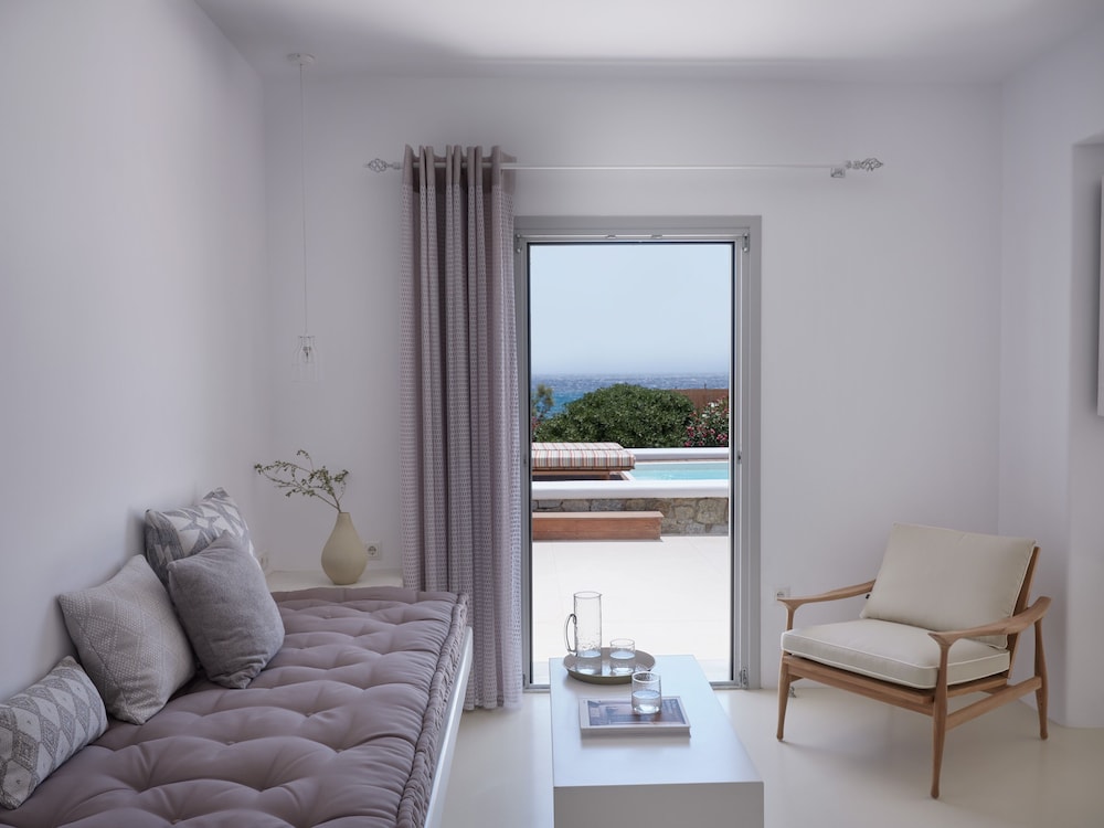 Executive Suite Partial Sea View with Private Pool - Photo 2