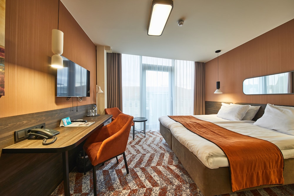 Deluxe Double or Twin Room - Photo 7