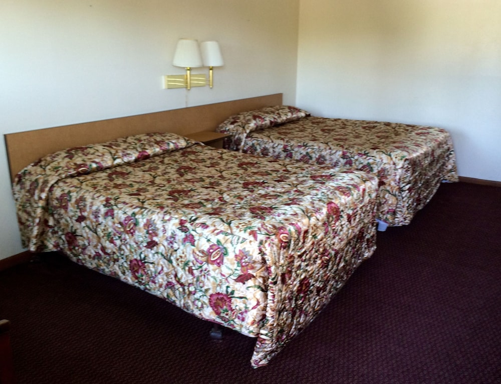Standard Room, 2 Double Beds, Non Smoking, Microwave photo 1