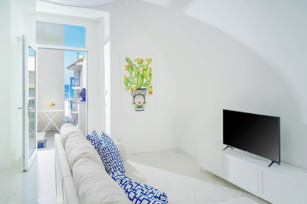 Luxury Condo photo 2