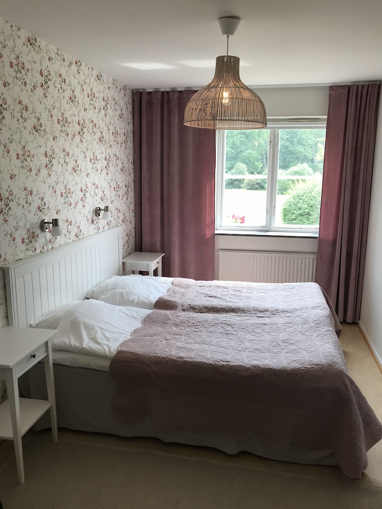 Room Parkhus, 150 m from castle