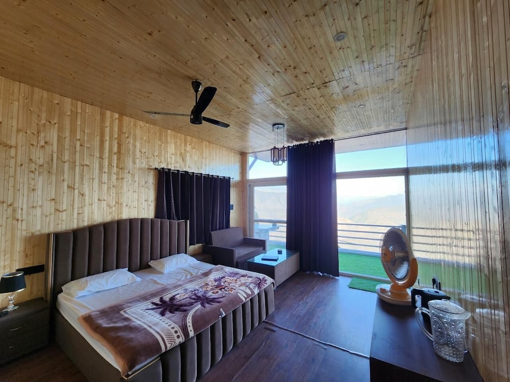 Deluxe Room, Balcony, Mountain View photo 1