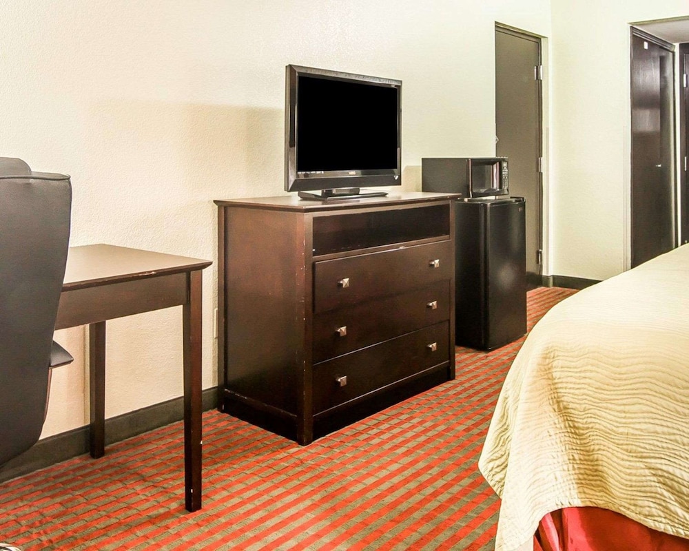 Standard Room, 1 King Bed with Sofa bed, Non Smoking photo 1