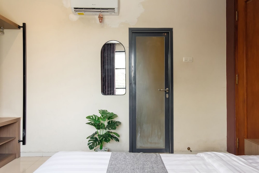Deluxe Room - Photo 5
