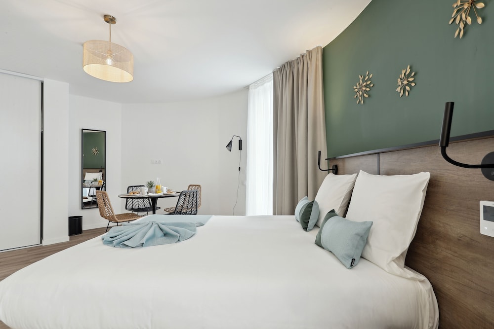 Executive Studio, 1 Double Bed with Sofa bed - Photo 5