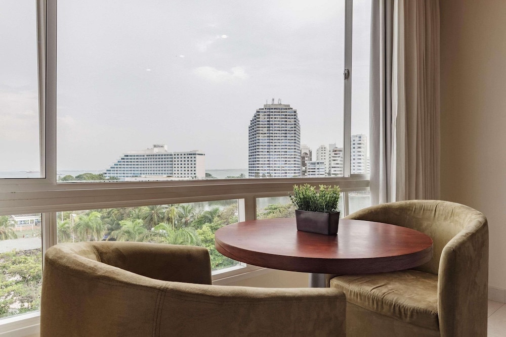 Room, 2 Double Beds (City or Courtyard View) - Photo 3