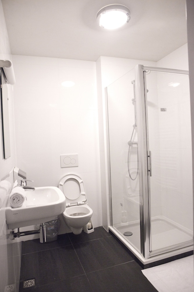 Premium Room, 1 Double Bed, Private Bathroom photo 3