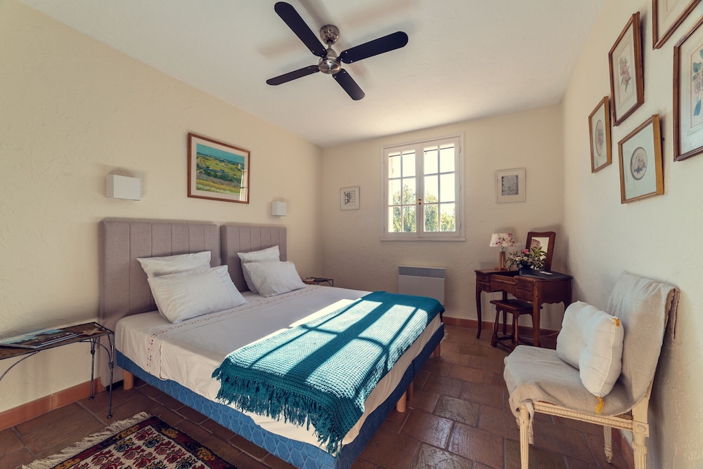Economy Double or Twin Room, Private Bathroom, Vineyard View